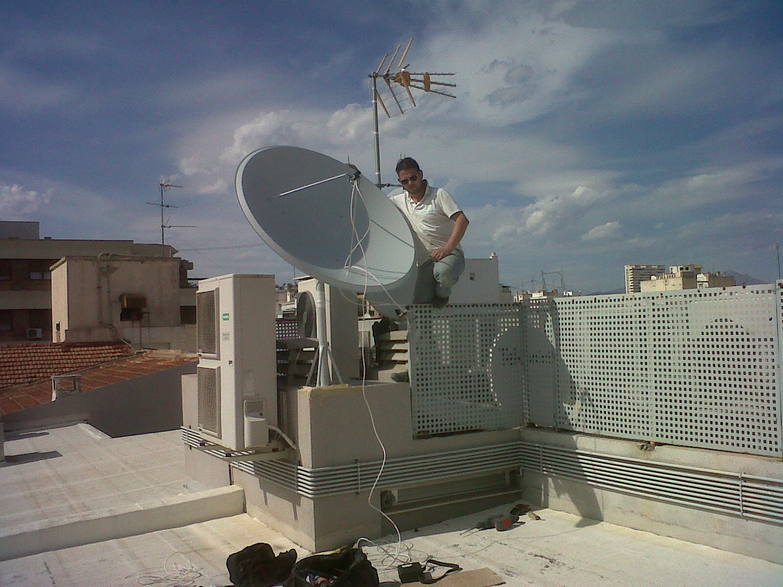 BIG SATELLITE DISH INSTALLERS SPAIN 1.9 2.4 3.1 4M 5M 6M 7M SATELLITE